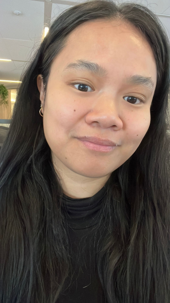 Allure editor Jesa Marie Calaor poses for a makeupfree selfie.
